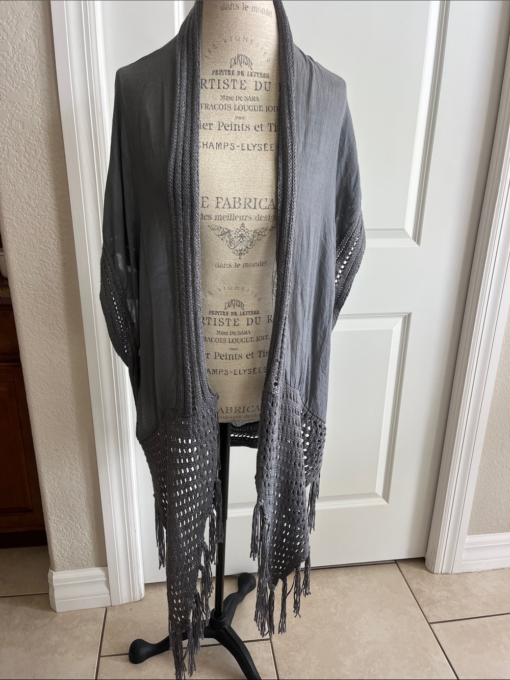 EUC Forgotten Grace 100% linen charcoal gray BoHo open front cardigan w/fringe